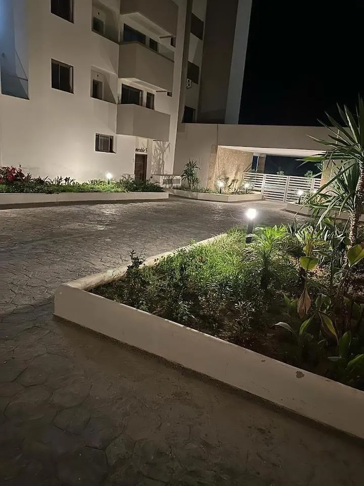 Appartement De Luxe Vue Mer Avec Climatisation ! A 5 Minutes A Pied De La Plage ! A Environ 6 Minutes En Voiture Du Centre D'Agadir Et A 10 Minutes En Voiture De Taghazout ! Marocco
