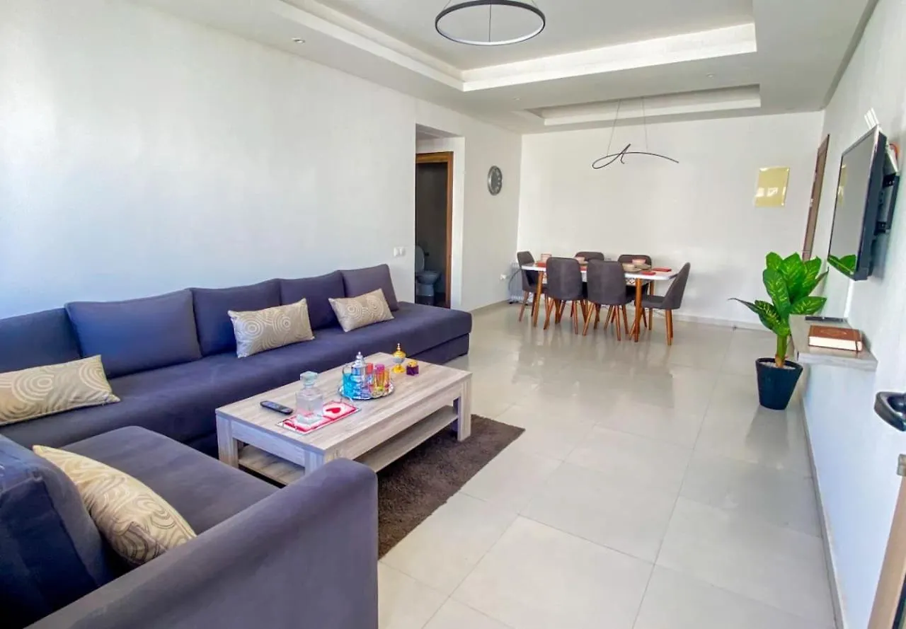 Appartement De Luxe Vue Mer Avec Climatisation ! A 5 Minutes A Pied De La Plage ! A Environ 6 Minutes En Voiture Du Centre D'Agadir Et A 10 Minutes En Voiture De Taghazout ! Marocco