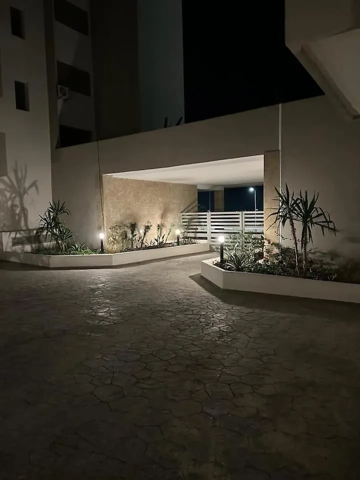Apartman Appartement De Luxe Vue Mer Avec Climatisation ! A 5 Minutes A Pied De La Plage ! A Environ 6 Minutes En Voiture Du Centre D'Agadir Et A 10 Minutes En Voiture De Taghazout !