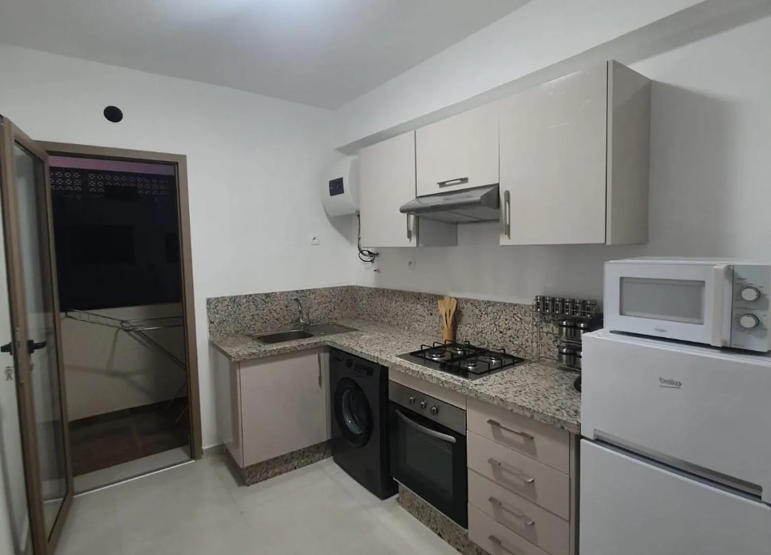 Appartement De Luxe Vue Mer Avec Climatisation ! A 5 Minutes A Pied De La Plage ! A Environ 6 Minutes En Voiture Du Centre D'Agadir Et A 10 Minutes En Voiture De Taghazout ! Apartman Agadir