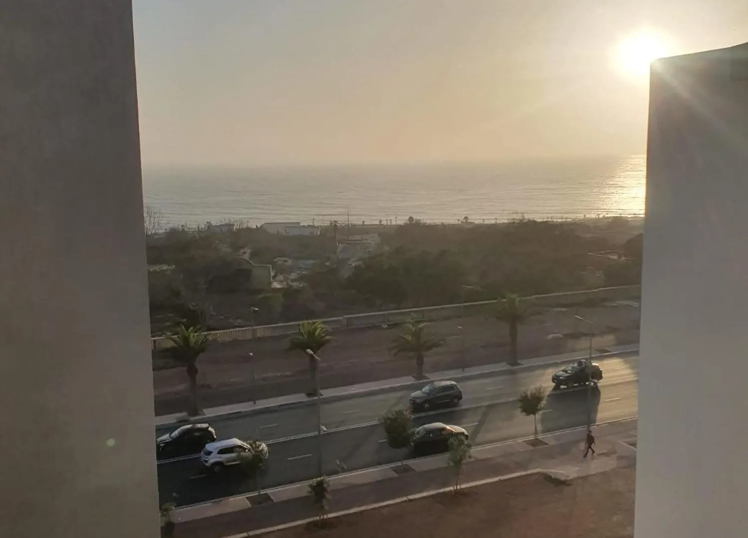 Appartement De Luxe Vue Mer Avec Climatisation ! A 5 Minutes A Pied De La Plage ! A Environ 6 Minutes En Voiture Du Centre D'Agadir Et A 10 Minutes En Voiture De Taghazout ! Agadir