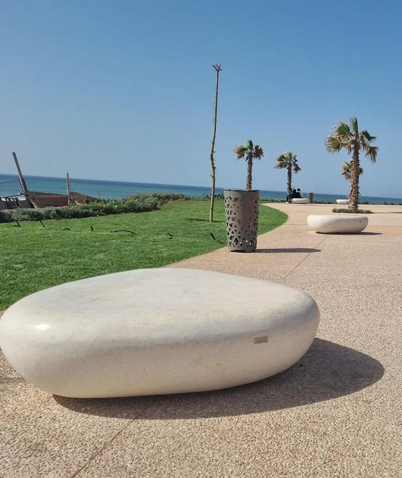 Appartement De Luxe Vue Mer Avec Climatisation ! A 5 Minutes A Pied De La Plage ! A Environ 6 Minutes En Voiture Du Centre D'Agadir Et A 10 Minutes En Voiture De Taghazout ! Agadir