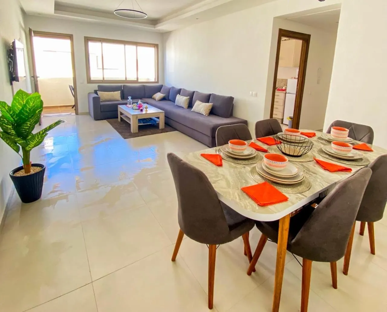 Appartement De Luxe Vue Mer Avec Climatisation ! A 5 Minutes A Pied De La Plage ! A Environ 6 Minutes En Voiture Du Centre D'Agadir Et A 10 Minutes En Voiture De Taghazout !